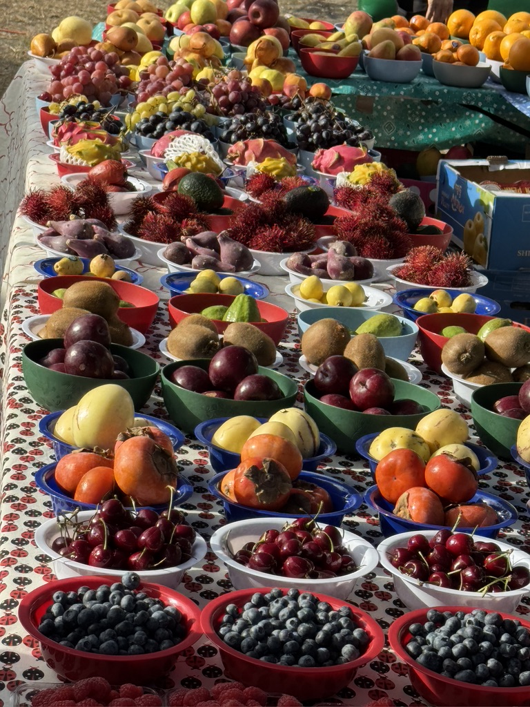 Fruit bowls on table 